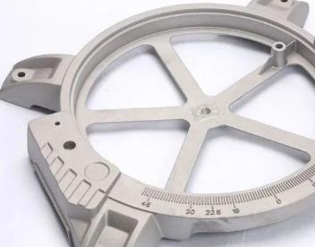 有效解決鋁合金壓鑄件出現(xiàn)氣孔和雜質的措施